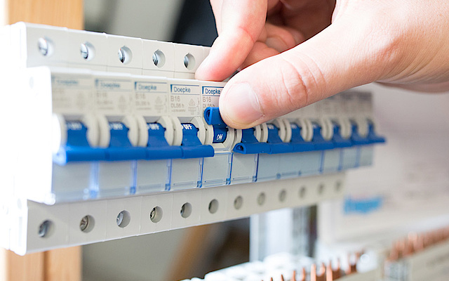Schalt­schrank­bau bei S.Scheid Elektroanlagentechnik GmbH in Nürnberg